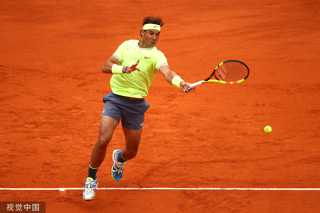 费德勒迎来十五赛季高光表现，利物浦球迷沸腾！